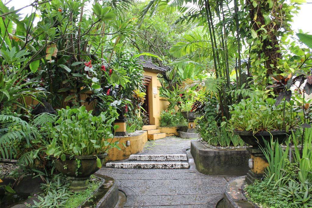 Diwangkara Beach Hotel & Resort Санур Екстер'єр фото